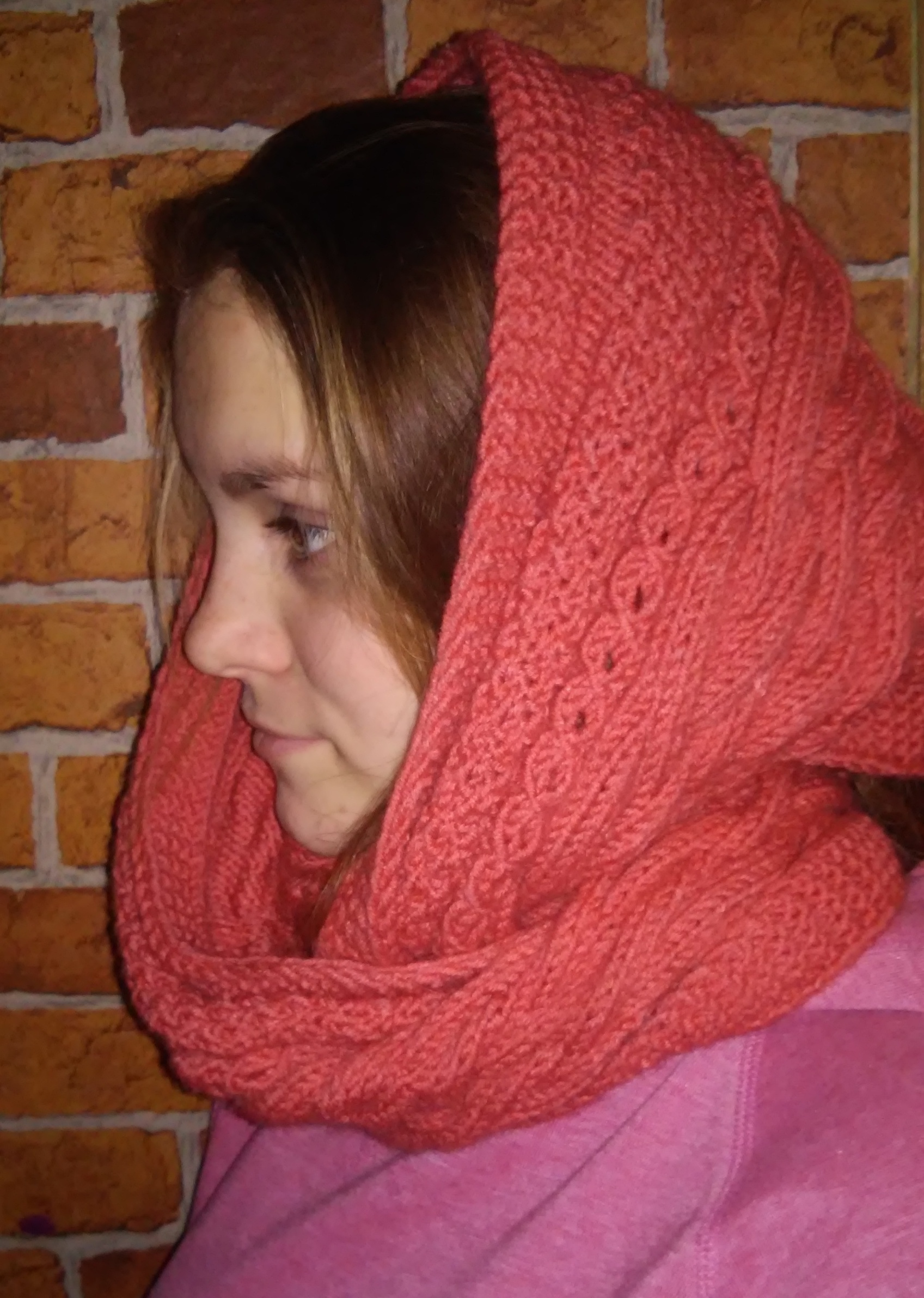 Кораловий снуд спицями