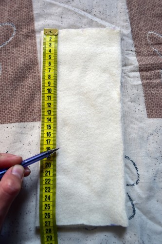 Як викроїти і вшити підкладк/yak-vikroiti-i-vshiti-pidkladku-iz-flisu-u-vyazanu-shapochku-z-vushkami/ із флісу у в’язану шапочку з вушками - 11