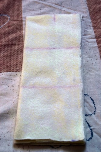 Як викроїти і вшити підкладк/yak-vikroiti-i-vshiti-pidkladku-iz-flisu-u-vyazanu-shapochku-z-vushkami/ із флісу у в’язану шапочку з вушками - 12