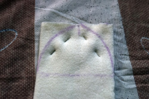 Як викроїти і вшити підкладк/yak-vikroiti-i-vshiti-pidkladku-iz-flisu-u-vyazanu-shapochku-z-vushkami/ із флісу у в’язану шапочку з вушками - 14