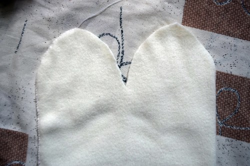 Як викроїти і вшити підкладк/yak-vikroiti-i-vshiti-pidkladku-iz-flisu-u-vyazanu-shapochku-z-vushkami/ із флісу у в’язану шапочку з вушками - 17