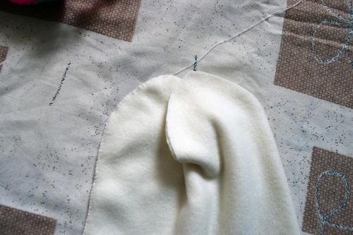 Як викроїти і вшити підкладк/yak-vikroiti-i-vshiti-pidkladku-iz-flisu-u-vyazanu-shapochku-z-vushkami/ із флісу у в’язану шапочку з вушками - 18