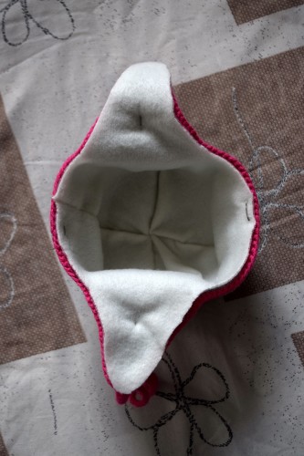 Як викроїти і вшити підкладк/yak-vikroiti-i-vshiti-pidkladku-iz-flisu-u-vyazanu-shapochku-z-vushkami/ із флісу у в’язану шапочку з вушками - 26
