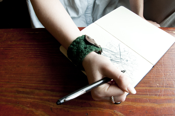 Як зв'язати браслет спицями - 13