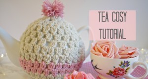 В’язаний светрик для заварничка гачком