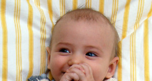 Жилетка (безрукавка) для немовляти до 6 місяців спицями Жилетка (/tepla-zhiletka-bezrukavka-spicyami/безрукавка) для немовляти до 6 місяців спицями