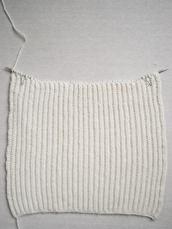 Тепла жилетка (безрукавка) спицями - 5