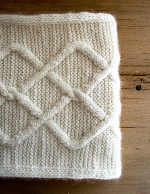 В'язаний подвійний снуд з косами спицями - 10