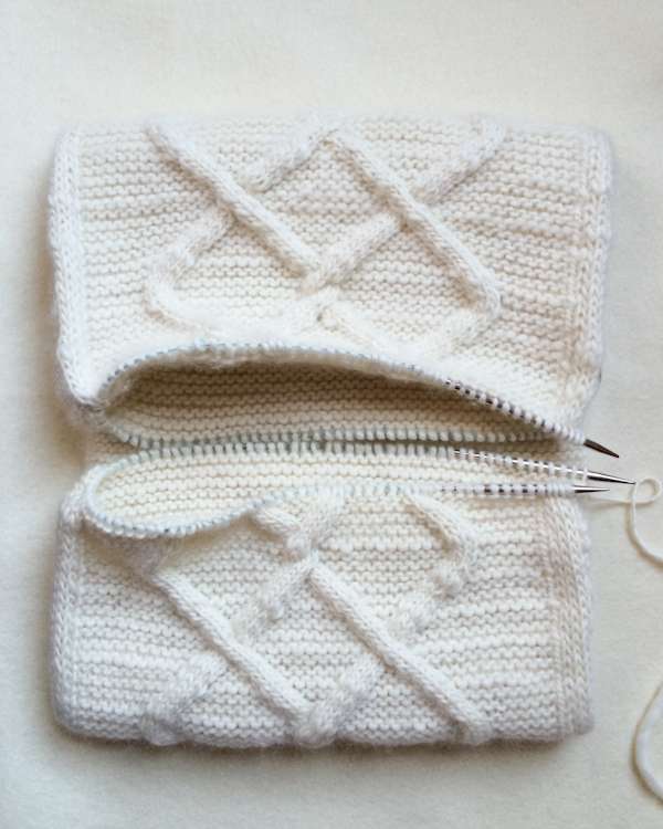 В'язаний подвійний снуд з косами спицями - 5