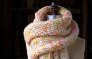 В’язаний шарф з меланжевої пряжі сп#8217;язаний шарф з меланжевої пряжі спицями В'язан/tag/sharf/й шарф з меланжевої пряжі спицями