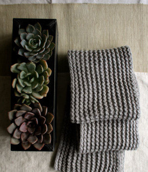 /teplij-zimovij-sharf-spicyami/еплий зимовий шарф спицями