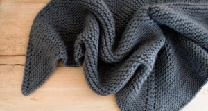 Трикутний шарф-бактус спицями Бактус хустковою в'язкою - 1