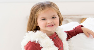 Жилетка (безрукавка) для дівчинки від 8 до 11 років спицями В'/category/articles/vyazannya-spicyami/page/7/зана безрукавка для дівчинки - 1