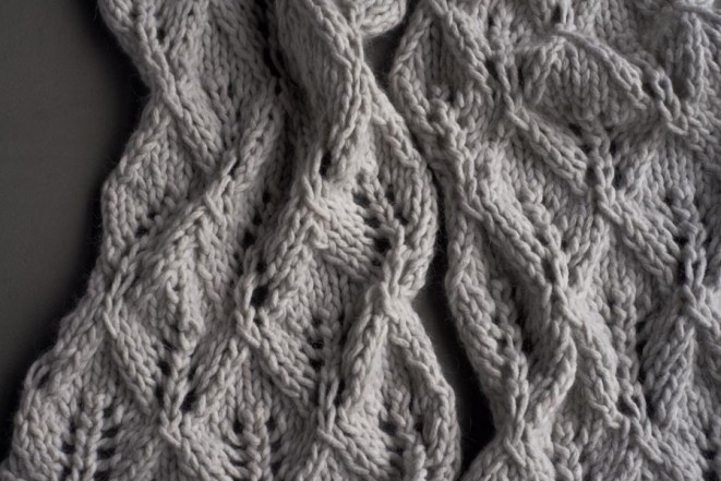 В'язаний ажурний шарф спицями - 2