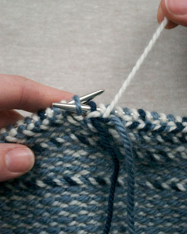 В'язаний жакардовий шарф спицями - 6