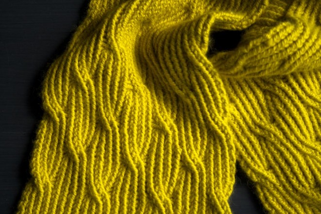 В'язаний жіночий шарф спицями - 3