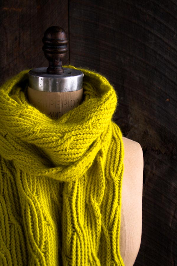 В'язаний жіночий шарф спицями - 6