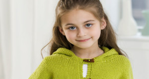 Жакет для дівчинки спицями