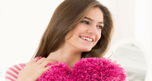 В’язана подушка “Сердечко” спиц#8217;язана подушка “Сердечко” спицями Подушка у /category/articles/vyazannya-spicyami/page/7/формі серденька спицями - 1