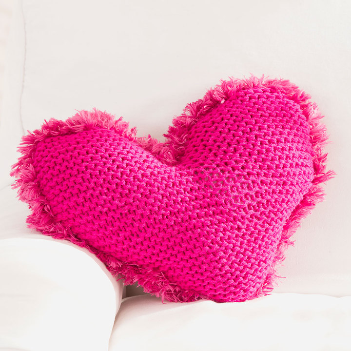 Подушка у формі серденька спицями - 2