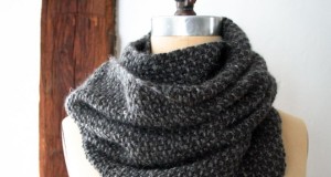 Прости#039;язаний простий шарф спицями для початківців /vyazana-azhurna-shal-spytsyamy/'язаний простий шарф спицями для початківців