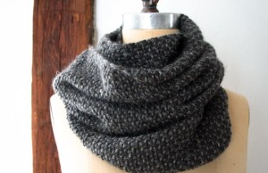 Простий шарф спиц#039;язаний простий шарф спицями для початківців В'язаний простий шарф спицями для початківців