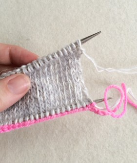 Формує/prosta-zhiletka-bezrukavka-spicyami-dlya-pochatkivciv/о край безрукавки - 1