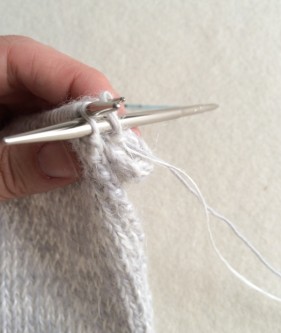 Формує/prosta-zhiletka-bezrukavka-spicyami-dlya-pochatkivciv/о край безрукавки - 6