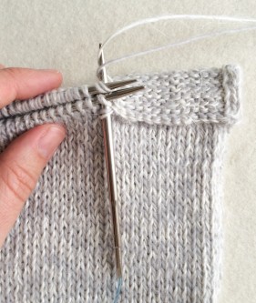 Формує/prosta-zhiletka-bezrukavka-spicyami-dlya-pochatkivciv/о край безрукавки - 7