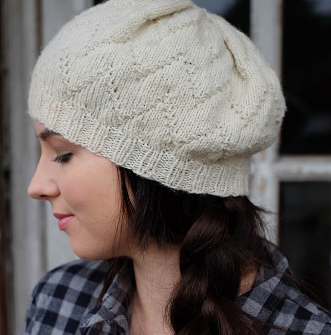 В'язаний берет спицями