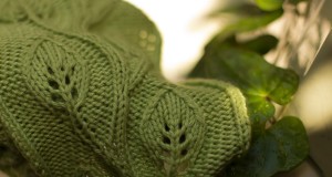 Шарф з листям спицями В'язаний шарф з ажурним візерунком - 1