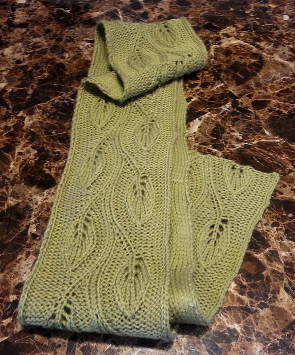 В'язаний шарф з ажурним візерунком - 7