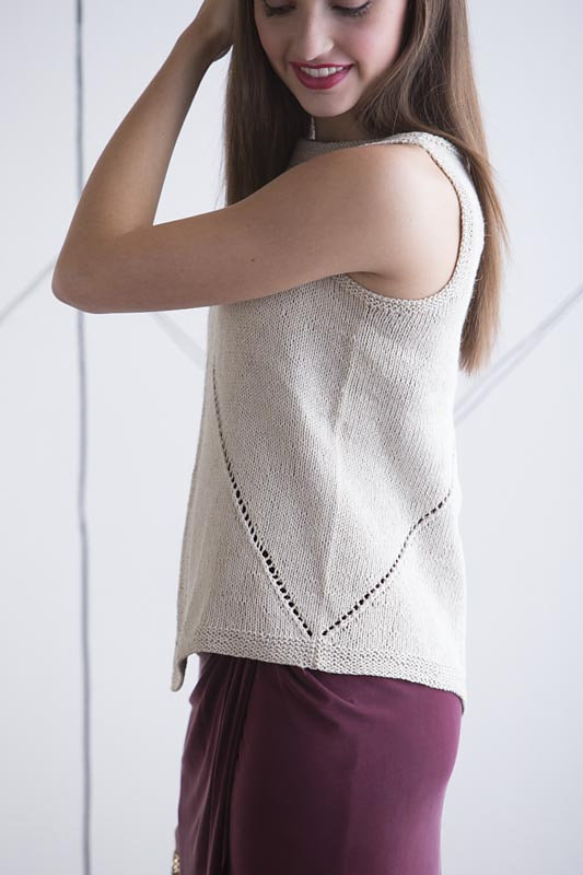 В'язана маєчка з ажурним візерунком (2)